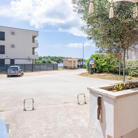 App Akumal-25M Zum Meer, Privatparkplatz, 50 Zoll Smart Tv, Sat Medulin Eksteriør bilde