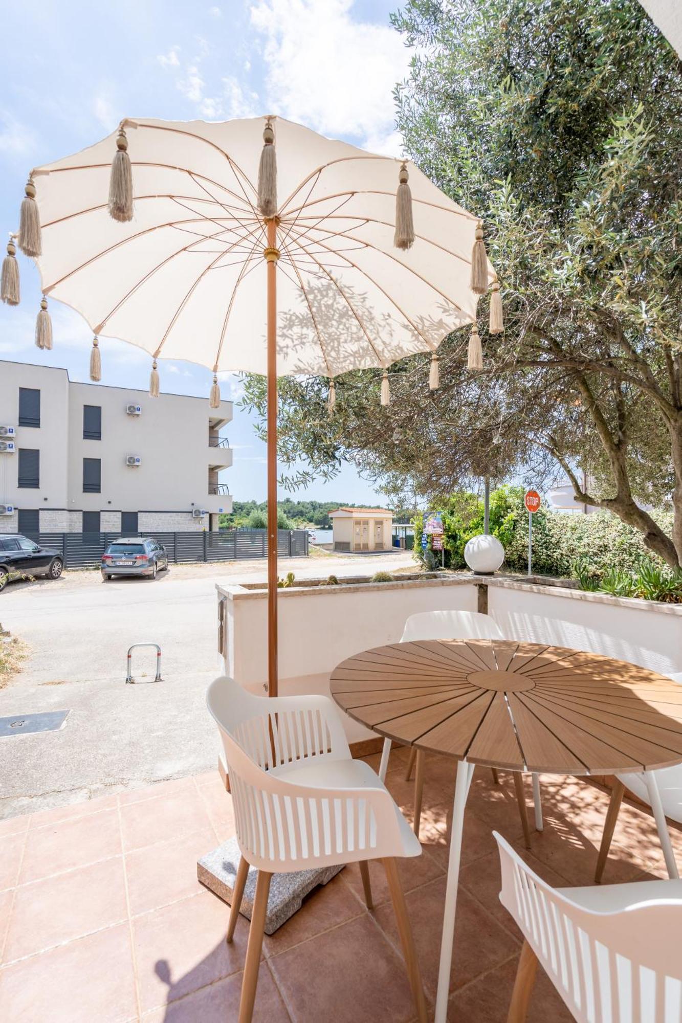 App Akumal-25M Zum Meer, Privatparkplatz, 50 Zoll Smart Tv, Sat Medulin Eksteriør bilde